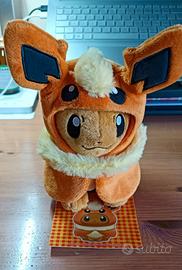 Pokemon peluche Eevee Flareon del Pokemon Center