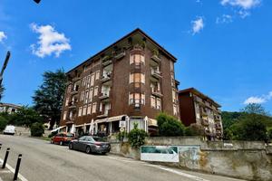 Appartamento di 138 m² con più di 5 locali e box a