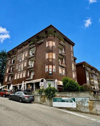 Appartamento di 138 m² con più di 5 locali e box a