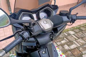 Yamaha X Max 400