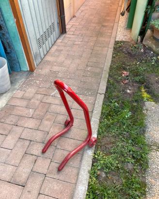 Cavalletto anteriore moto