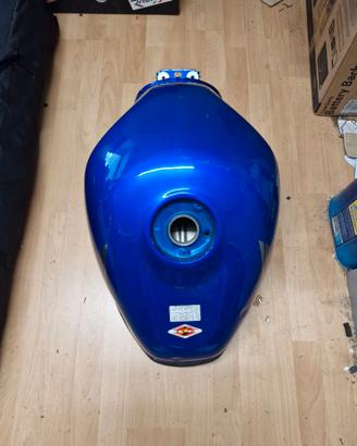 Serbatoio Honda CBR1100XX usato