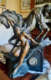 scultura amazzone e cavallo