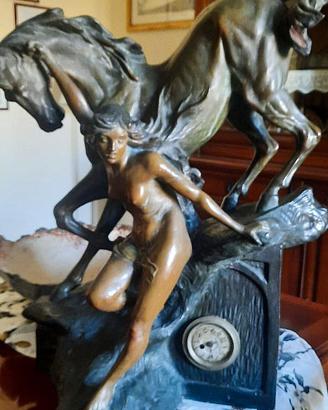 scultura amazzone e cavallo