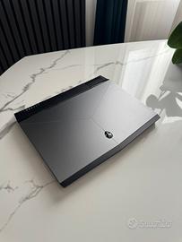 Notebook dell alienwear 13 R3 i7 con 32 gb ram