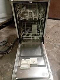 Lavastoviglie da incasso Candy modello A74