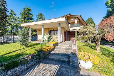 BIFAMILIARE A CARONNO PERTUSELLA