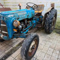 Trattore Fordson Dexta