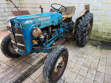 Trattore Fordson Dexta