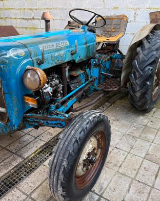 Trattore Fordson Dexta