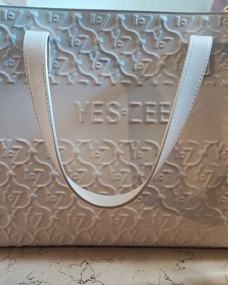 Borsa Yes-Zee