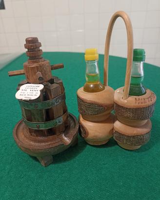 n.2 confezioni di bottigliette liquore