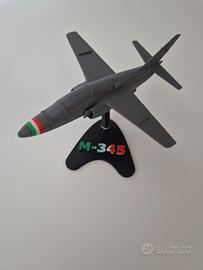 Aermacchi M-345