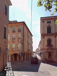 Negozio/magazzino centro