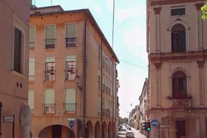 Negozio/magazzino centro