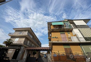 3 LOCALI A GRUMO NEVANO