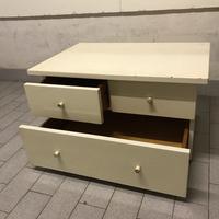 Comodini in legno laccato lucido