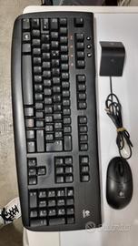 Tastiera e mouse cordless