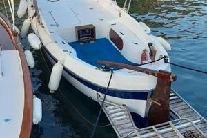 Barca con motore entrobordo in vetroresina