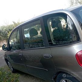 Auto usata  condizione discrete.