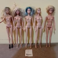 LOTTO 5 BARBIE MATTEL 2010