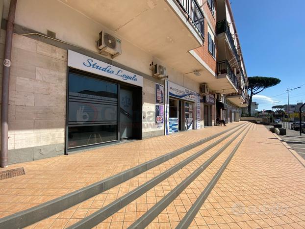 1 Vetrina a Giugliano in Campania