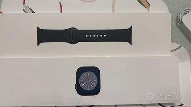 Apple Watch 8 GPS 45mm + accessori