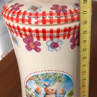Contenitore in ceramica con coperchio