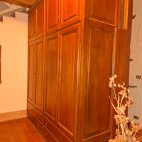 armadio in legno pieno
