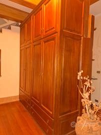 armadio in legno pieno