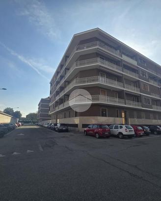 4 LOCALI A CARMAGNOLA