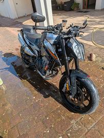 KTM Duke 790