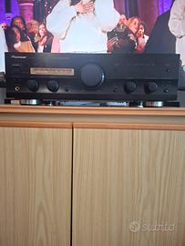amplificatore integrato stereo Pioneer A-607R.
