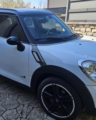 MINI Cooper SD Countryman ALL4 2.0 Diesel 143 CV