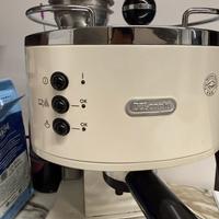 Macchina del caffe espresso De Longhi