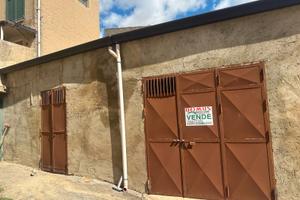 N°2 magazzini a Camastra