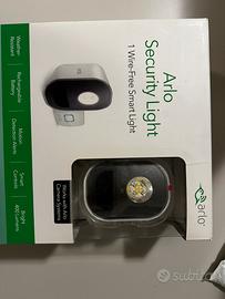 Arlo security light