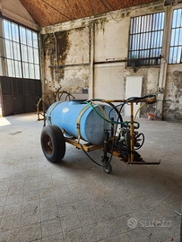 Carrello agricolo irroratore