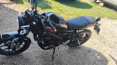 Yamaha XSR 