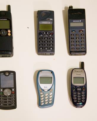 telefoni vintage GSM anni 90/2000 senza batterie