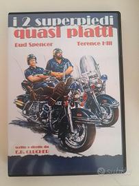 i due superpiedi quasi piatti