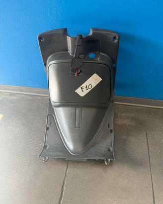 Carena controscudo malaguti F10 serratura sella