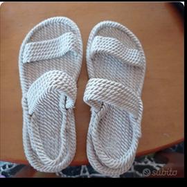 Sandali in corda intrecciata fatti a mano