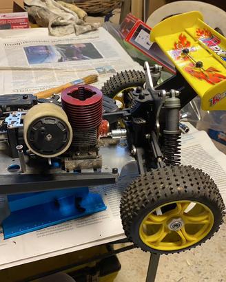 Modellino rc motore a scoppio kiosho?