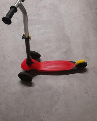 monopattino per bambini a tre ruote