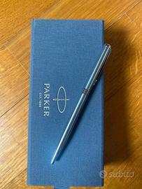 Penna Parker a sfera sonnet slim acciaio