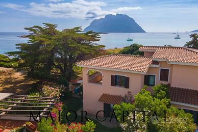 Porto San Paolo | Splendida villa bifamiliare a po