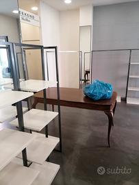 Arredo negozio di abbigliamento