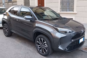 Toyota yaris cross usata - pochi km