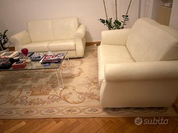 Vende coppia divani in pelle o singolo